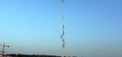 (Dossier d'antenne par F6GOX. Installation d'antenne par F6FVY et F6GOX. Photo F6GOX)