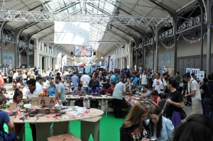 Vue générale d'un niveau de la Maker Faire (Photo F5RDS)